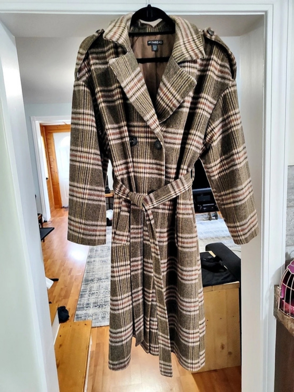 en Thread Brown Plaid Belted Coat — Size L — C$55